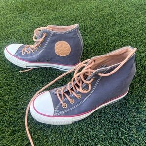 Converse Chuck Taylor All Star Lux Blue Suede Hidden Wedge Heel Mid Womens 8.5